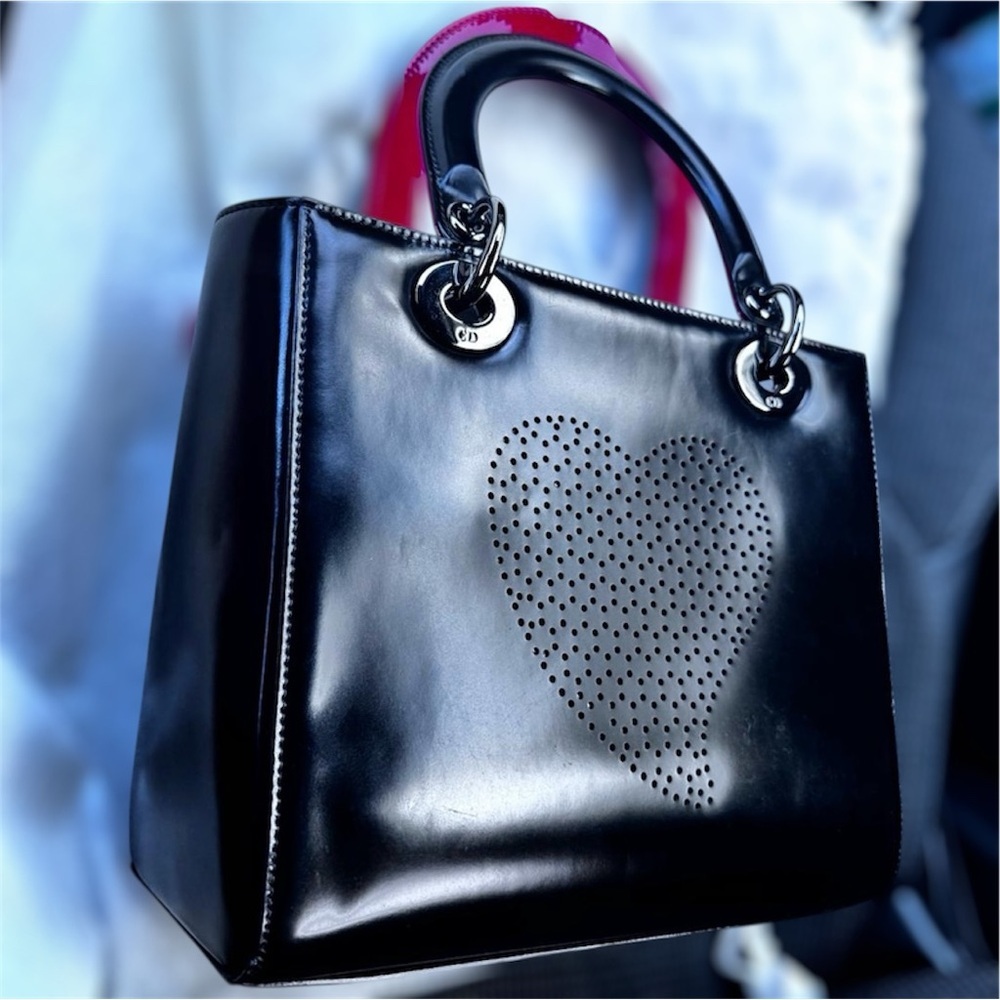 Limited Edition Christian Dior Lady Dior Art Black Patent Leather Red Heart Bag - Picture 6 of 15